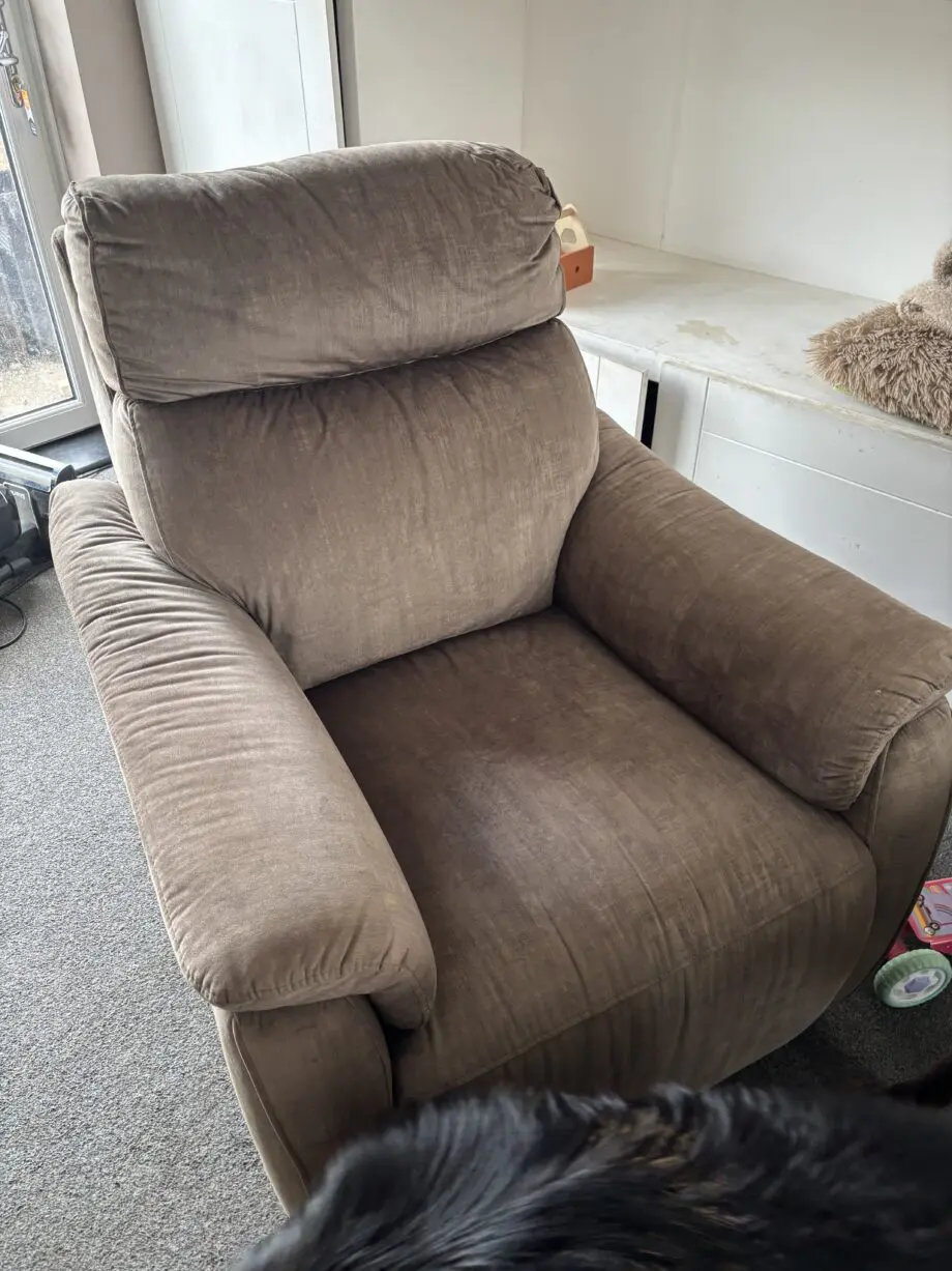 Recliner arm chair