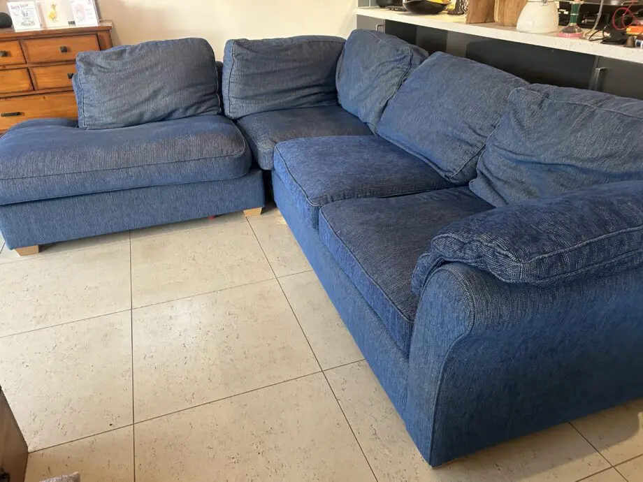 Blue L shaped corner sofa in great condition