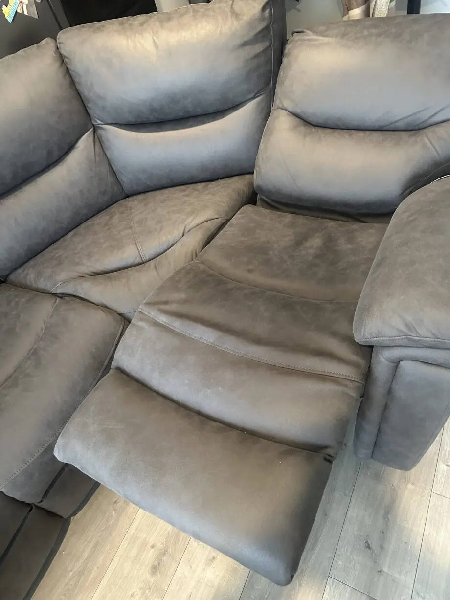 Idris corner sofa / electric recliner