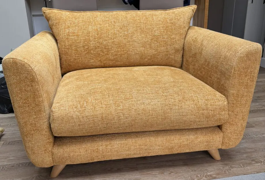 2 seater / love seat sofa in great condition