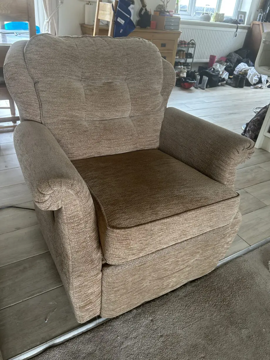 G Plan Fully Electric Lay-Flat Recliner Chair In Beige/Brown