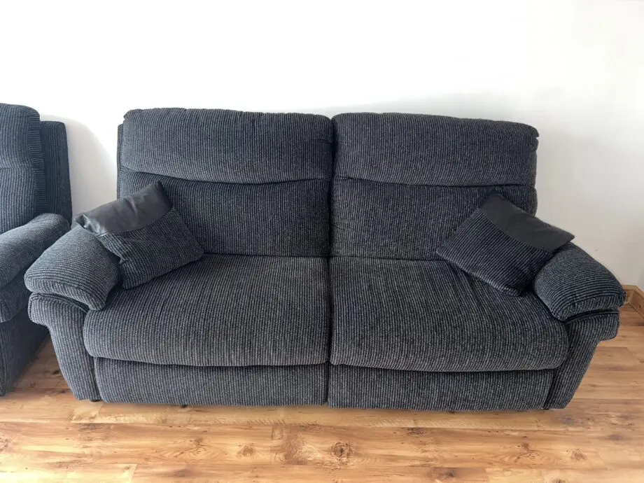 La-z-boy large 3 seater tamla - black