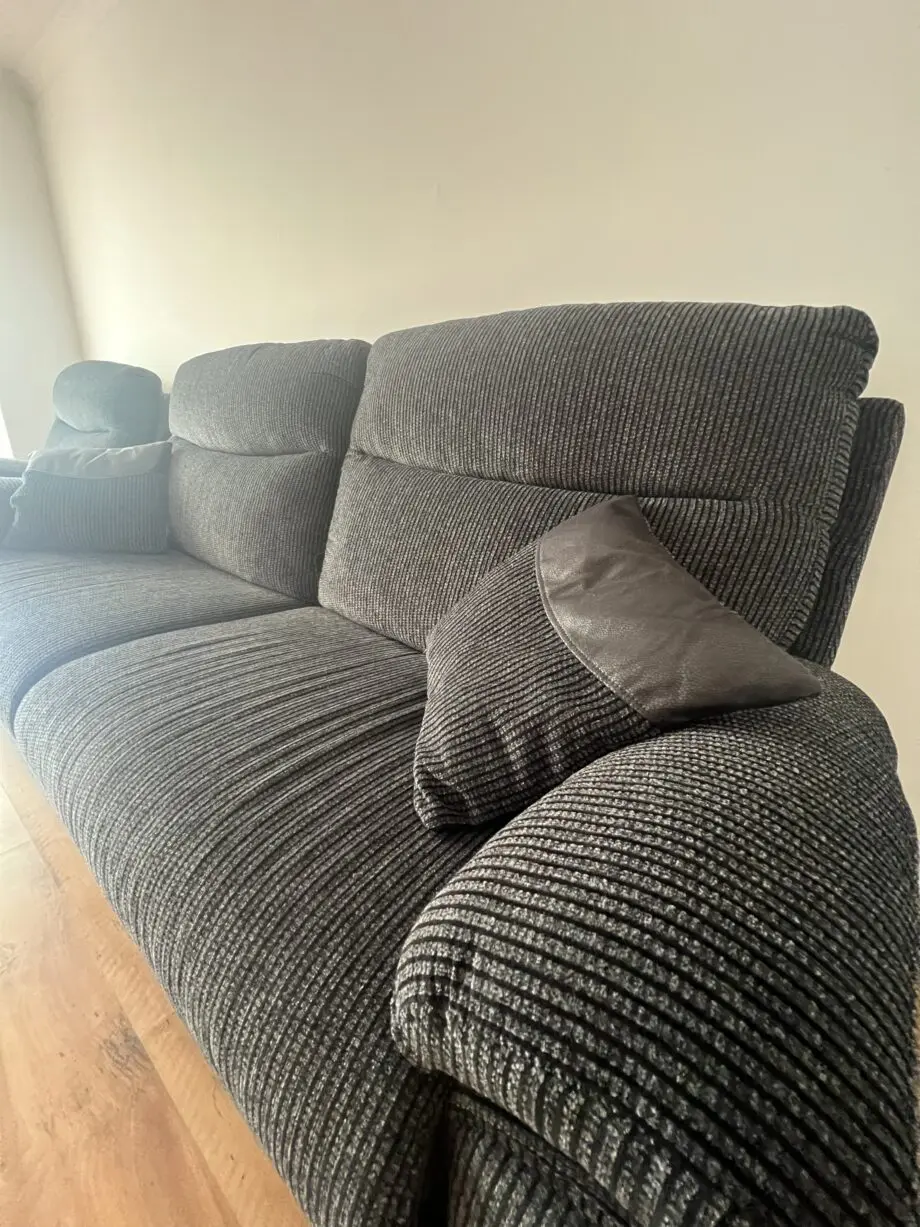 La-z-boy large 3 seater tamla - black
