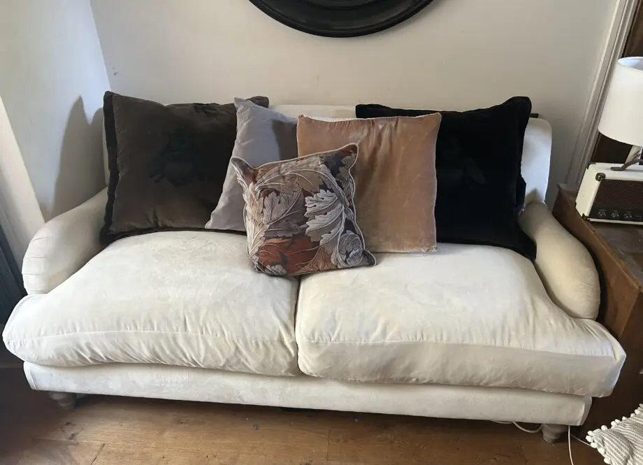Cox & Cox nearly new ‘Reine’ sofa in ‘chalk’ / warm beige-white