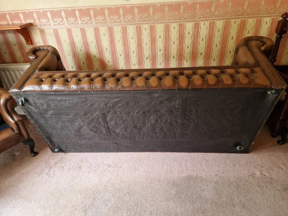 CHESTERFIELD SAXON LEATHER SUITE (sofa, 2 armchairs and footstool)