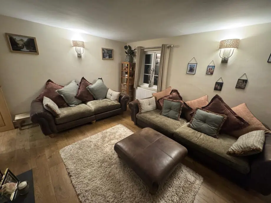 Alexander & James 4-seater sofa + 3-seater sofa + footstool