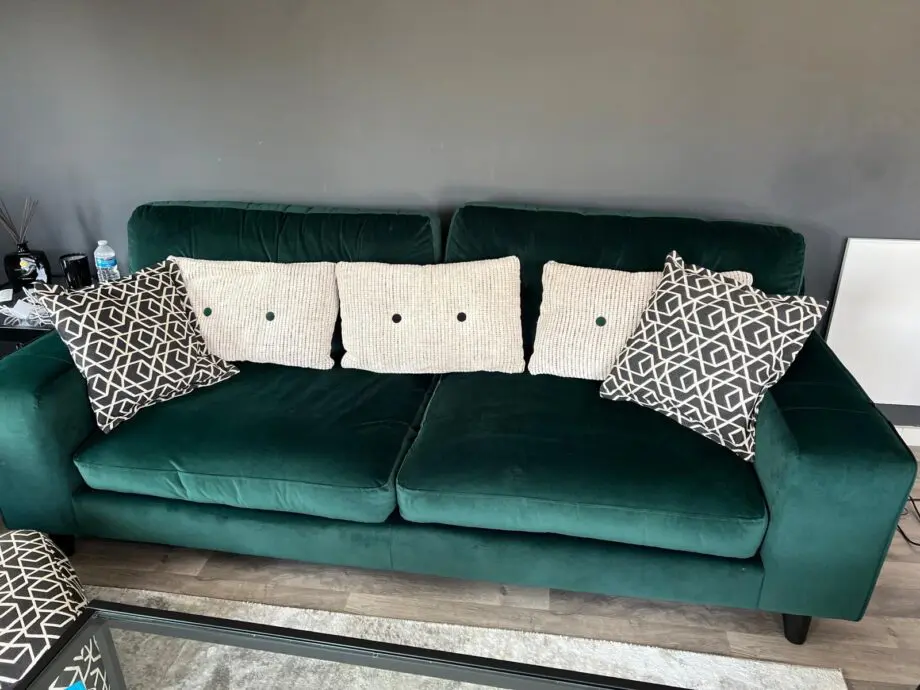 Emerald Green Velvet Sofa Set – 3-Piece Bundle with Ottoman