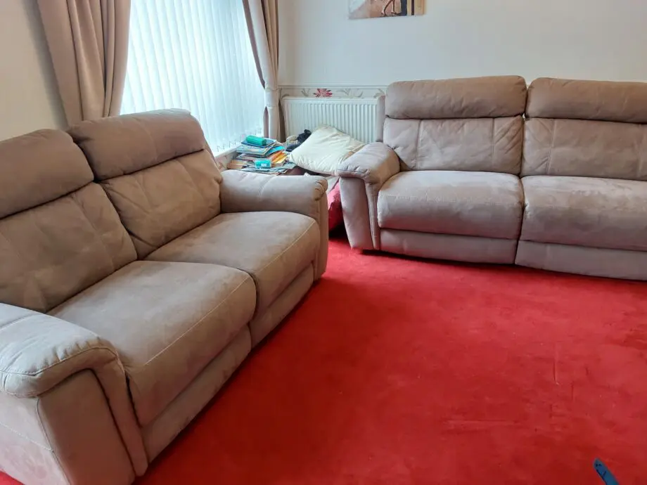 2 and 3 seater sofas, electric recliners, very comfortable.
