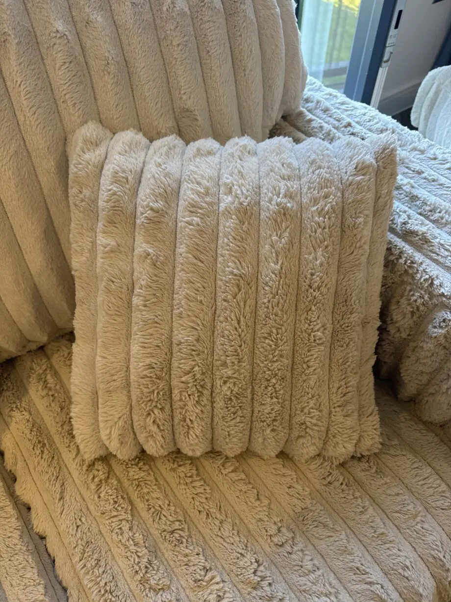 White/Cream 7 Seater Corner Sofa