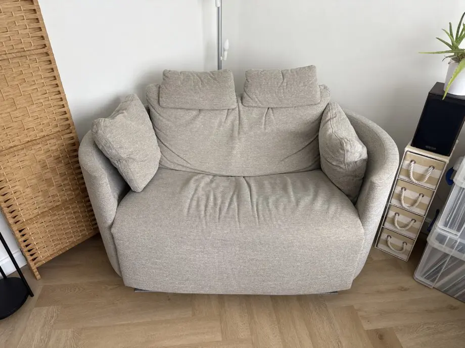 Darlings of Chelsea love seat