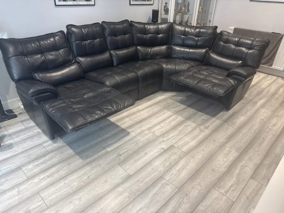 Sofology westwood black leather corner sofa with 2x power recliner and 2x USB