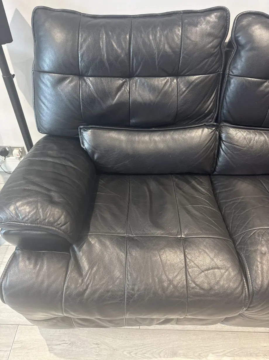 Sofology westwood black leather corner sofa with 2x power recliner and 2x USB