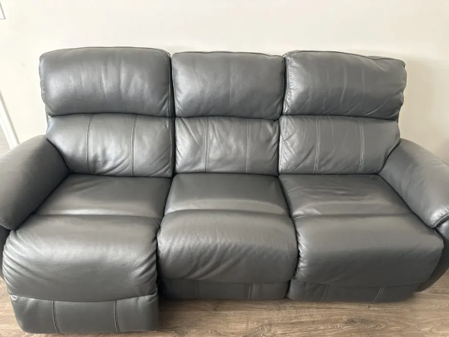 DFS Black Navona 3 -Seater Power Recliner