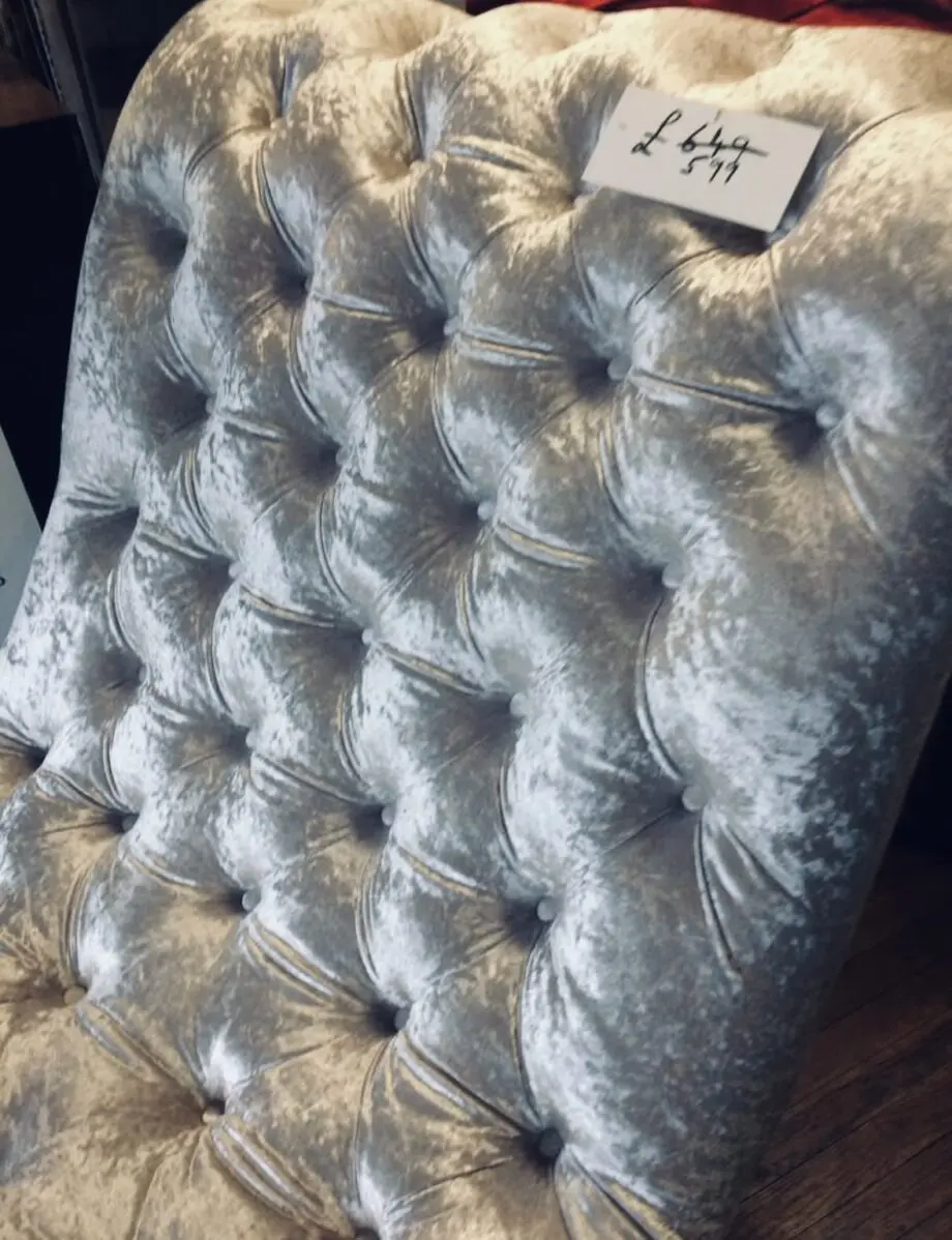 Cream/champagne Chaise