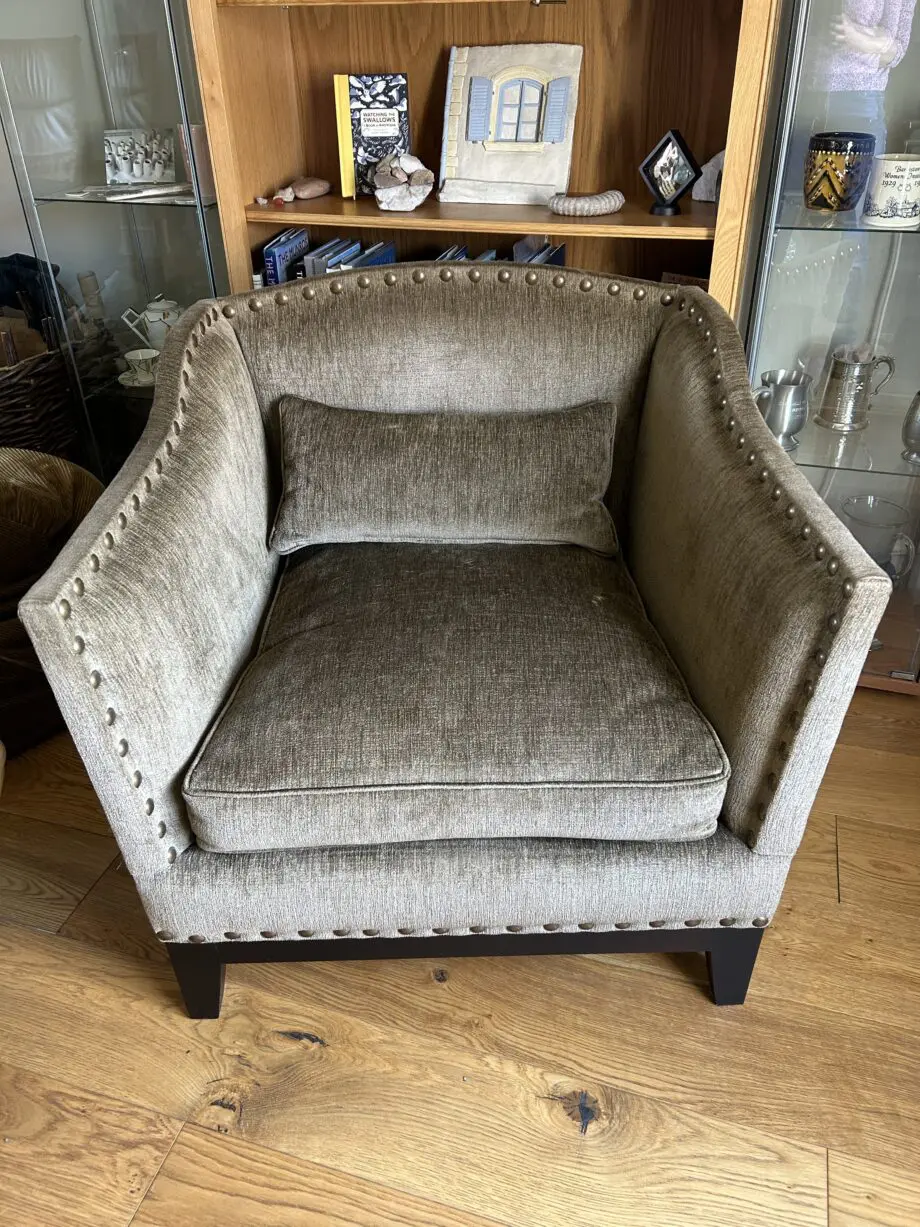 Stylish 2 seater settee with matching chair