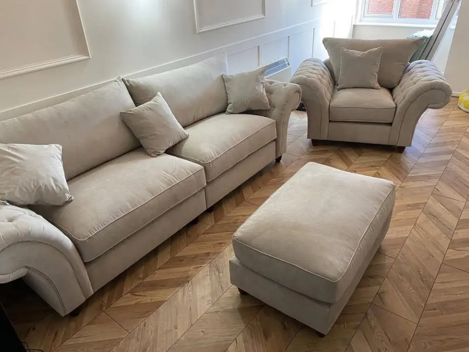 Windsor Sofa Set || 4x Seater Arm Chair + Footstool For Sale