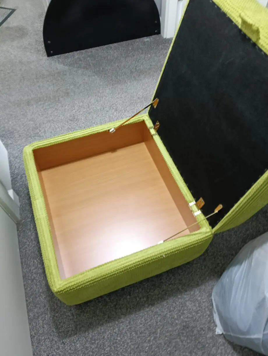 DFS green bed sette