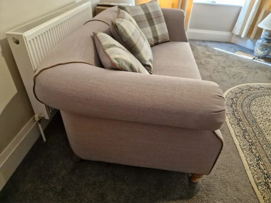 Alexander and James Hartford Sofa Set