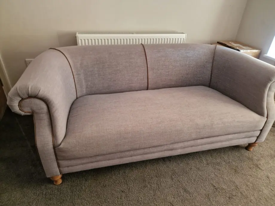 Alexander and James Hartford Sofa Set