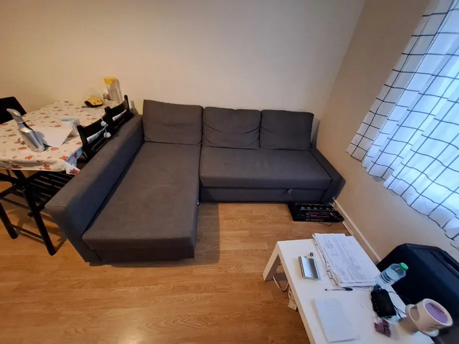 Corner sofa with storage