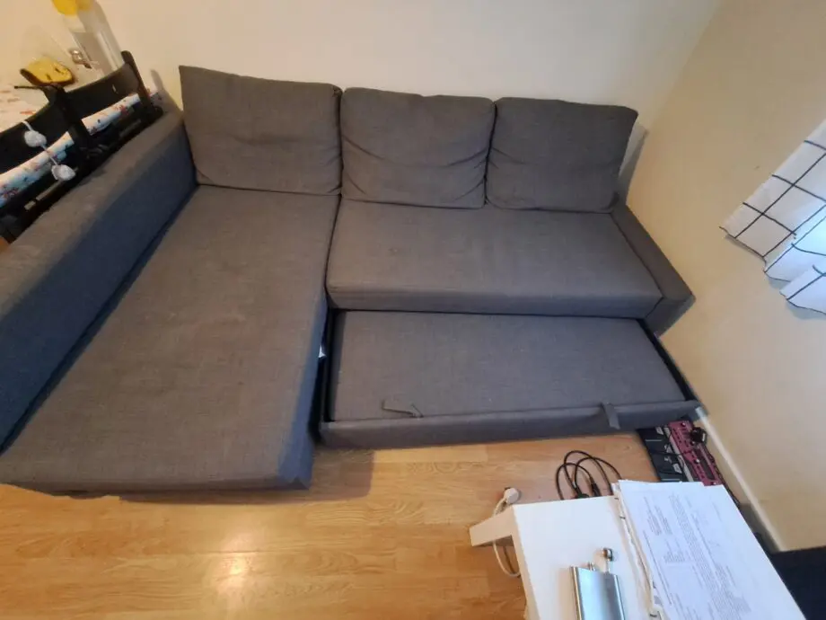 Corner sofa with storage