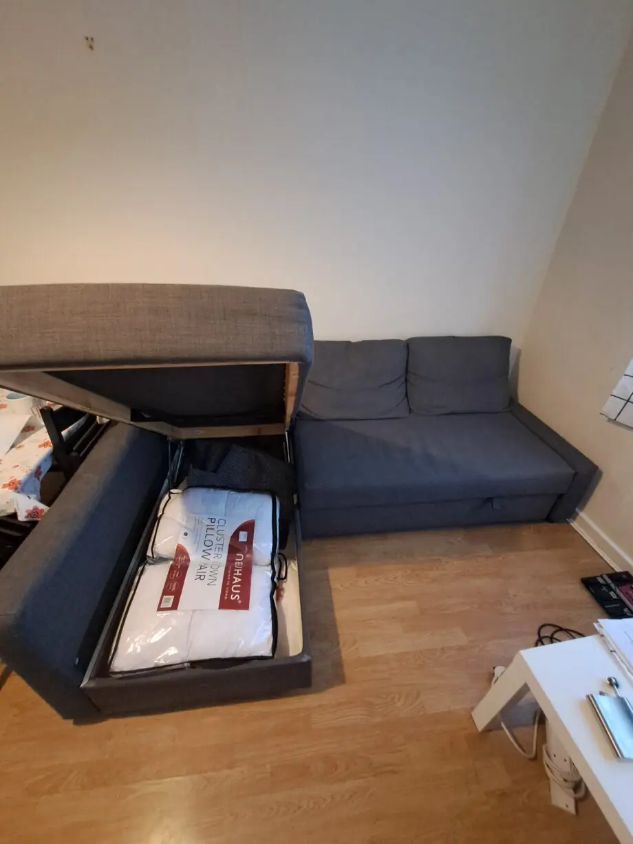 Corner sofa with storage