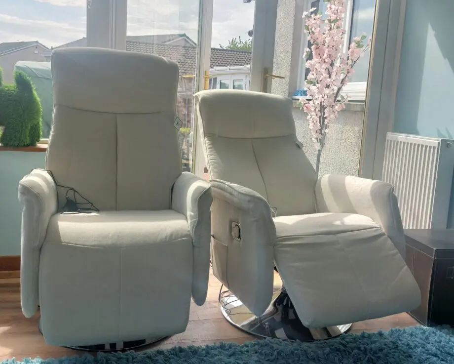 AOSOM 10 point Massage Recliner Armchairs x2