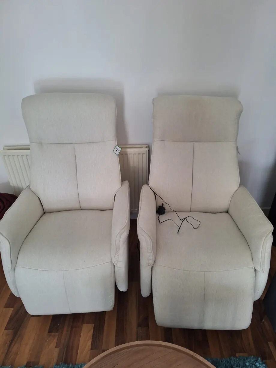 AOSOM 10 point Massage Recliner Armchairs x2