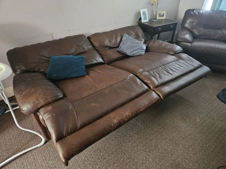 Fully electric recliners