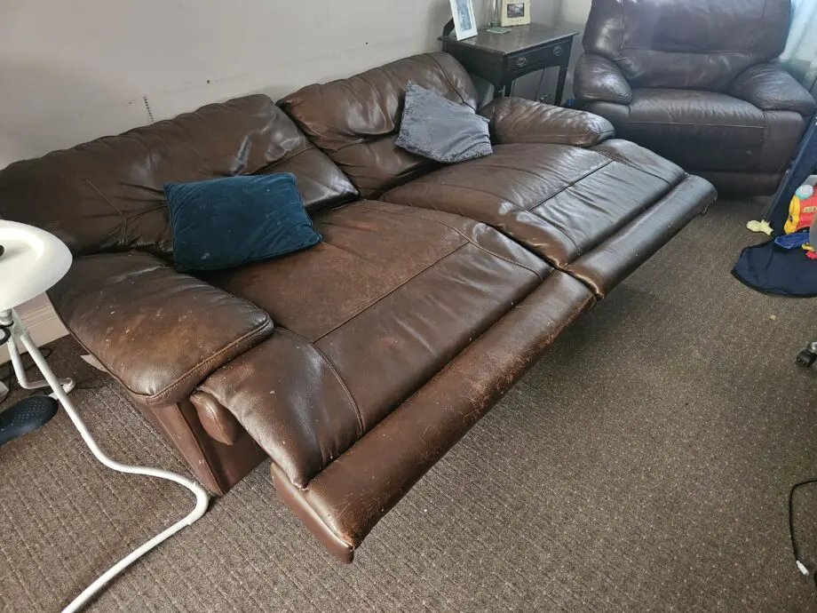 Fully electric recliners