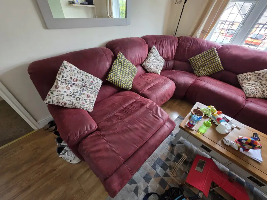 Harveys 5 Piece 7 Seater Corner Sofa. Manually Reclining.