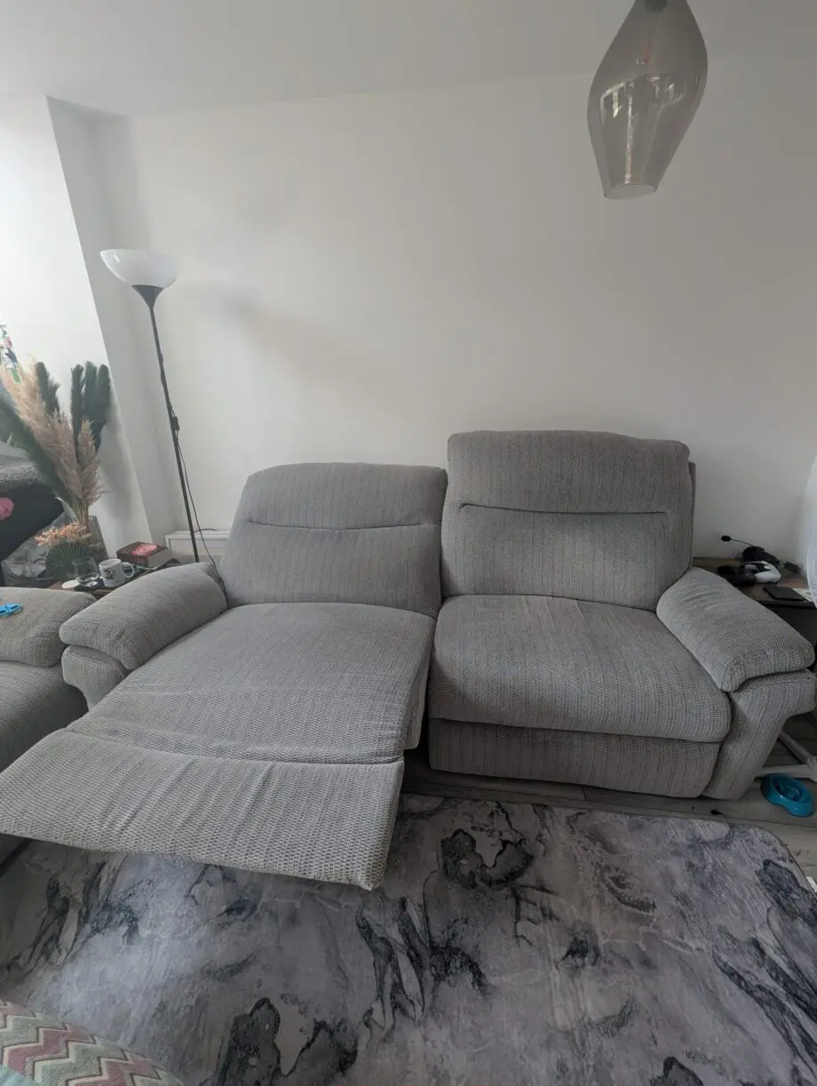 3+2 La-Z-boy Power Recliner and Static