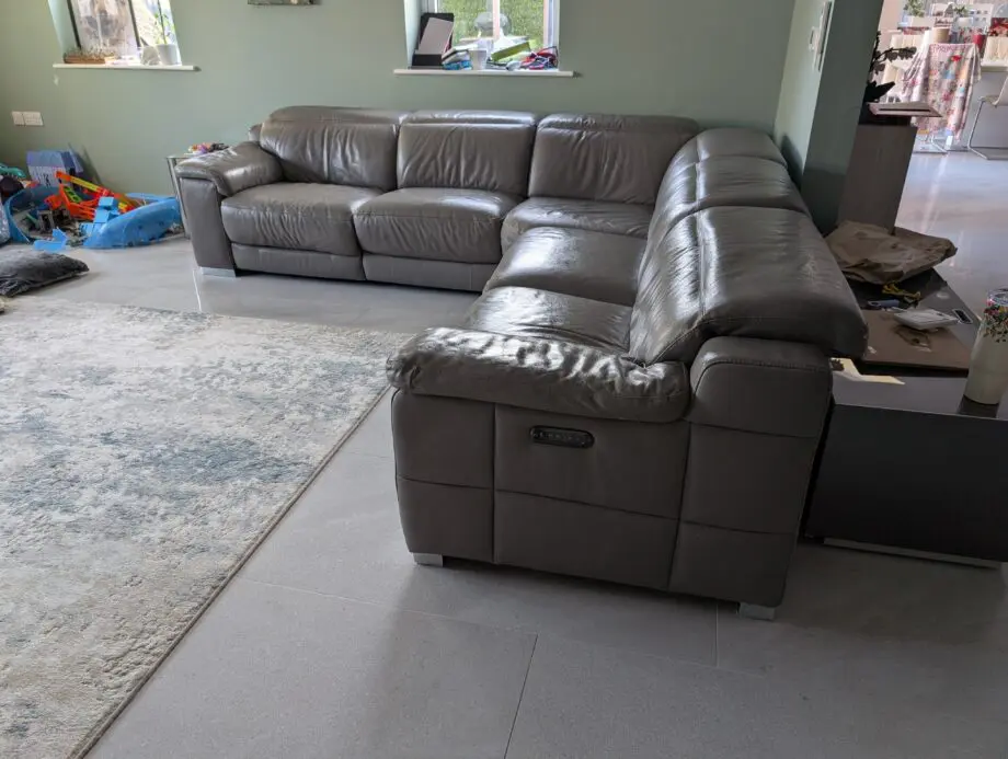 Sofology Laurence Corner Sofa - Fossil Grey Leather with Power ReclinersSofology Laurence 3 Seater/Corner/3 Seater Double Power Headrest / Double Power Recliner Sofa, in Fossil Grey with Chrome Feet. Was purchased in 2021 for £3799, but currently retails on the sofology website for £4399. The sofa is used and showing signs of such. Everything works, but the leather could do with some repair due to excessive wear on the edges as shown. The good news is I have been informed this is possible usually for a few hundred pounds... We are selling due to having changed our living room layout, a corner sofa now no longer works for us!!