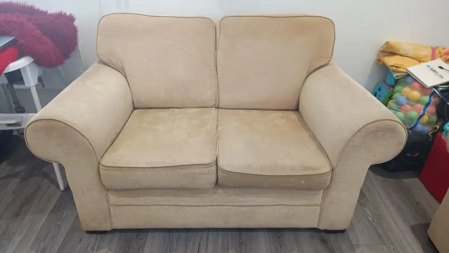 Beige 2-Seater Sofa & 2 Armchairs Set – Comfortable, Classic Design