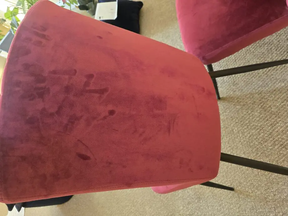 3x Velvet chairs unused- would like to sell ASAP moving out of flat