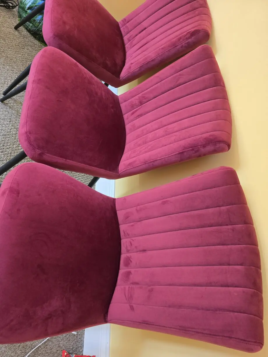 3x Velvet chairs unused- would like to sell ASAP moving out of flat