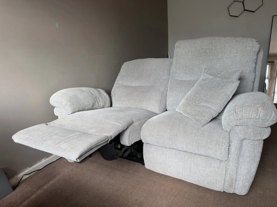 Lazyboy 2 seater electric recliner