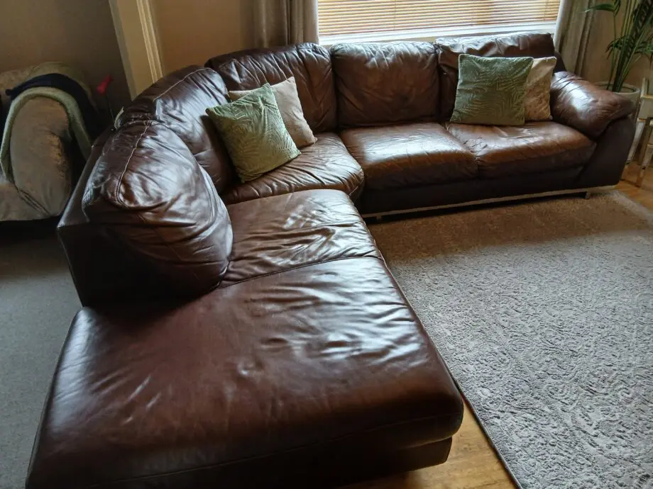 CSL really leather corner sofa