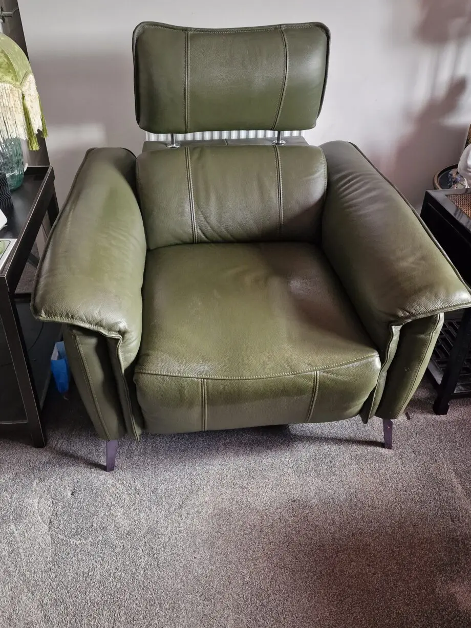 Jude Leather Power Recliner Jude Leather Power Recliner Armschir with Telescopic headrestArmschir with Telescopic headrest
