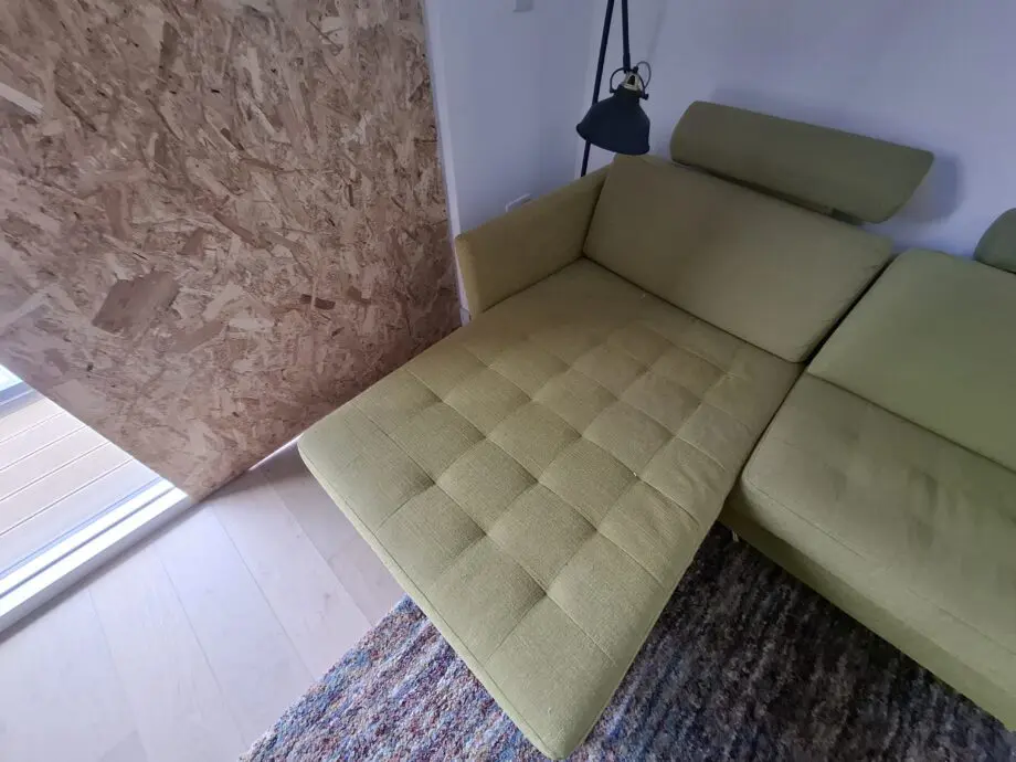 BoConcept Green Chaise lounge sofa