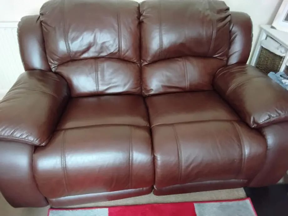 Brown 2 seater and 3seater leather sofas