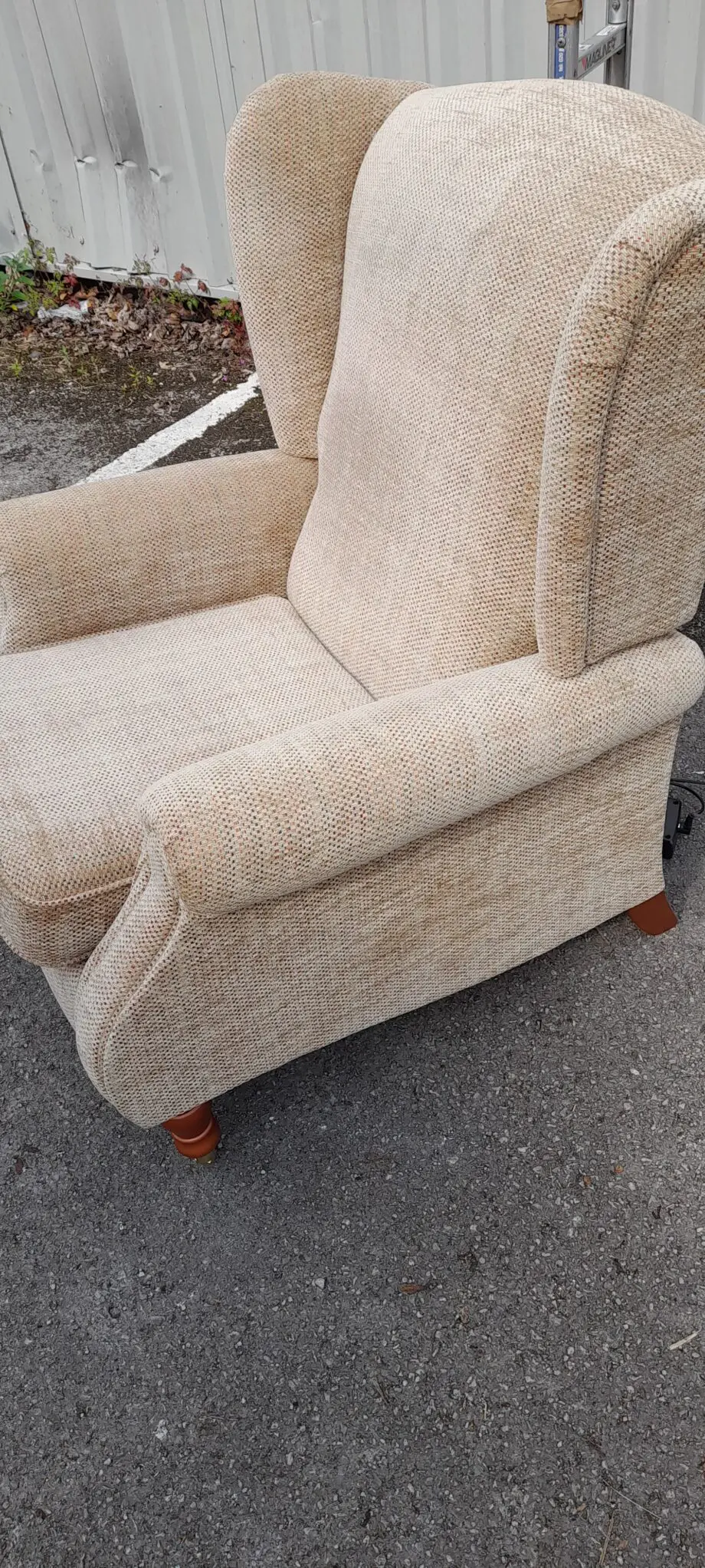 As new Parker Knoll electrically Reclining Armchair with USB port