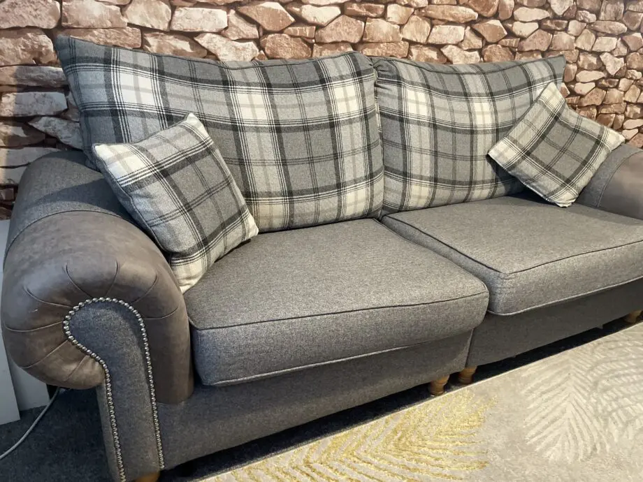Beautiful checkered grey sofa set