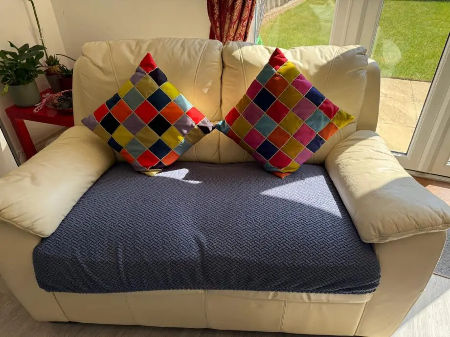 Mint Condition : 3 and 2 Seater Leather Sofa Cream