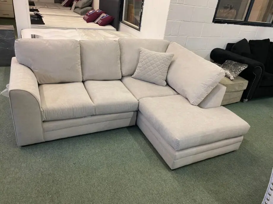 4 Seater Corner Sofa Available At a very reasonable price