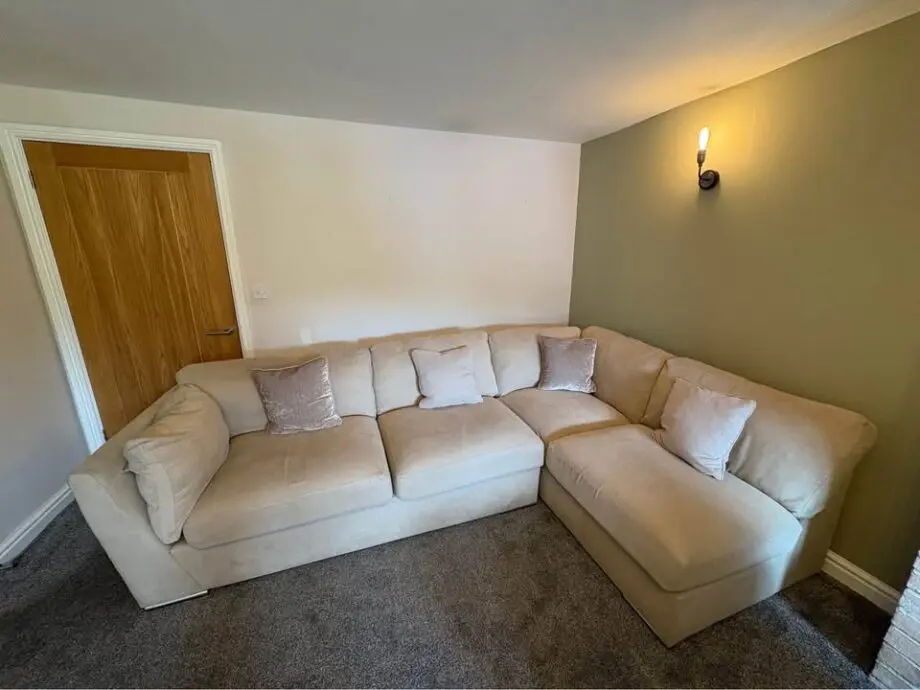 4 seater L shape sofa