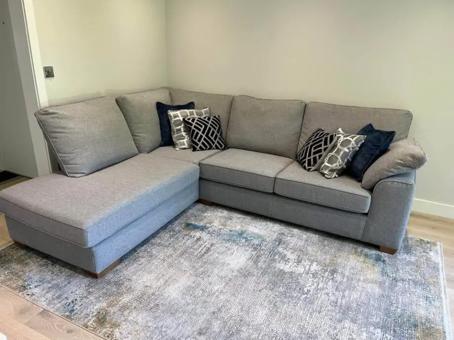 4 seater L shape sofa