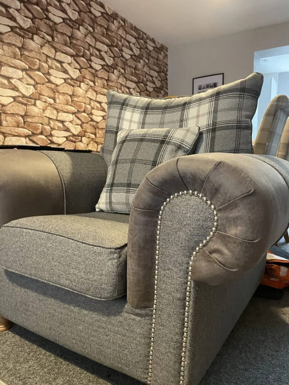 Beautiful checkered grey sofa set