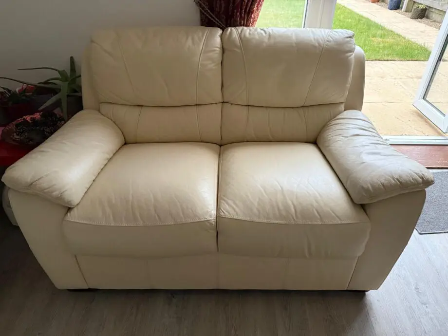 Mint Condition : 3 and 2 Seater Leather Sofa Cream