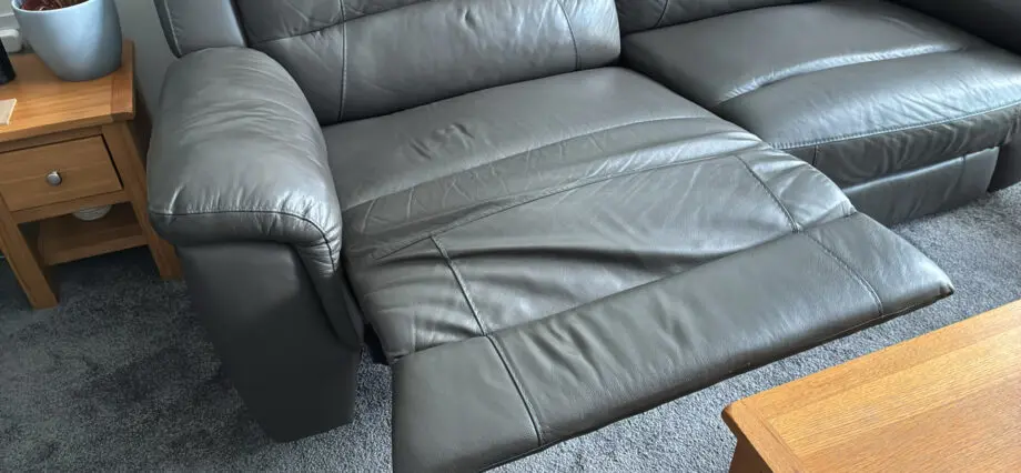 SCS AXEL 3 SEATER MANUAL RECLINER SOFA AND 2 SEATER MANUAL RECLINER SOFA DARK GREY/SELF STITCH LEATHER